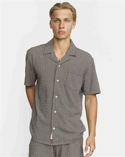 Revolution - Jaquard Short-Sleeved Cuban Skjorte - Black